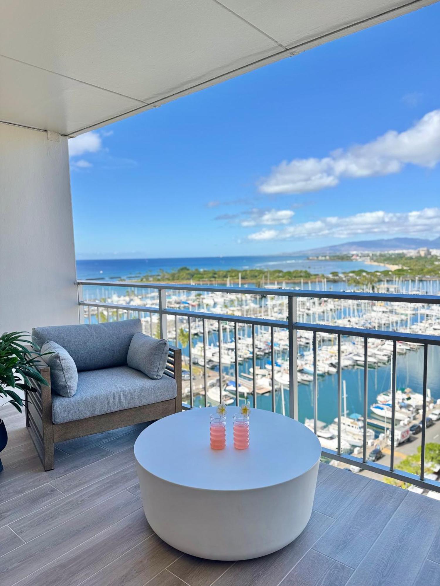 Panoramic Oceanview Resort - Full Kitchen In Each Room, 2 Swimming Pools, Onsite Restaurants, Fireworks Every Friday Honolulu Exterior foto